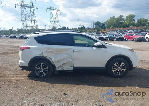 2017 Toyota Rav4 Xle z USA, uszkodzony, nr VIN JTMRFREVXHJ123793